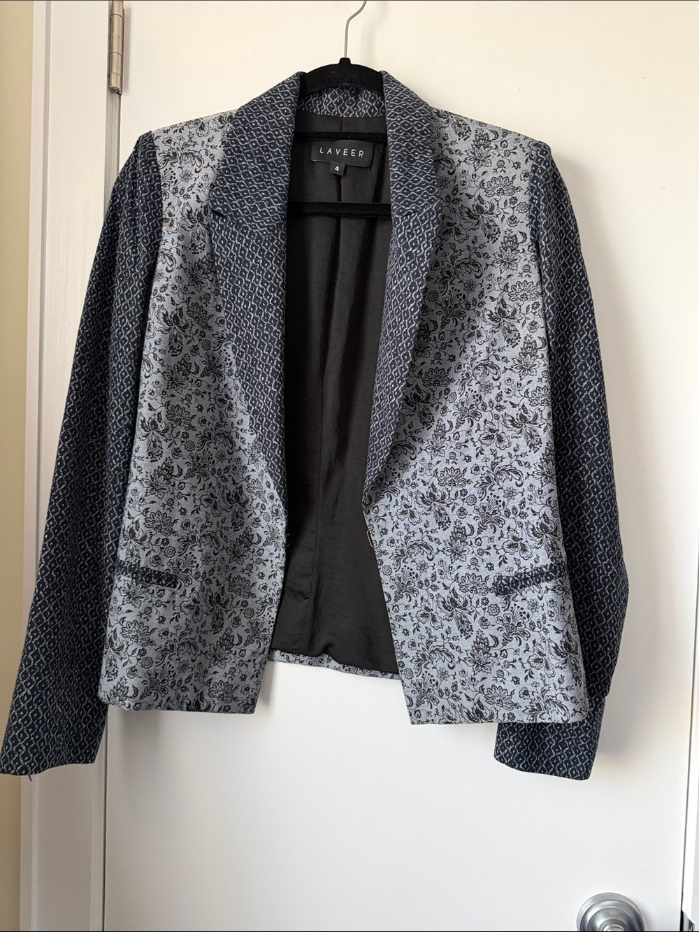 Laveer jacquard cotton Floral-Print Blazer Jacket in Gray and Blue size 4
